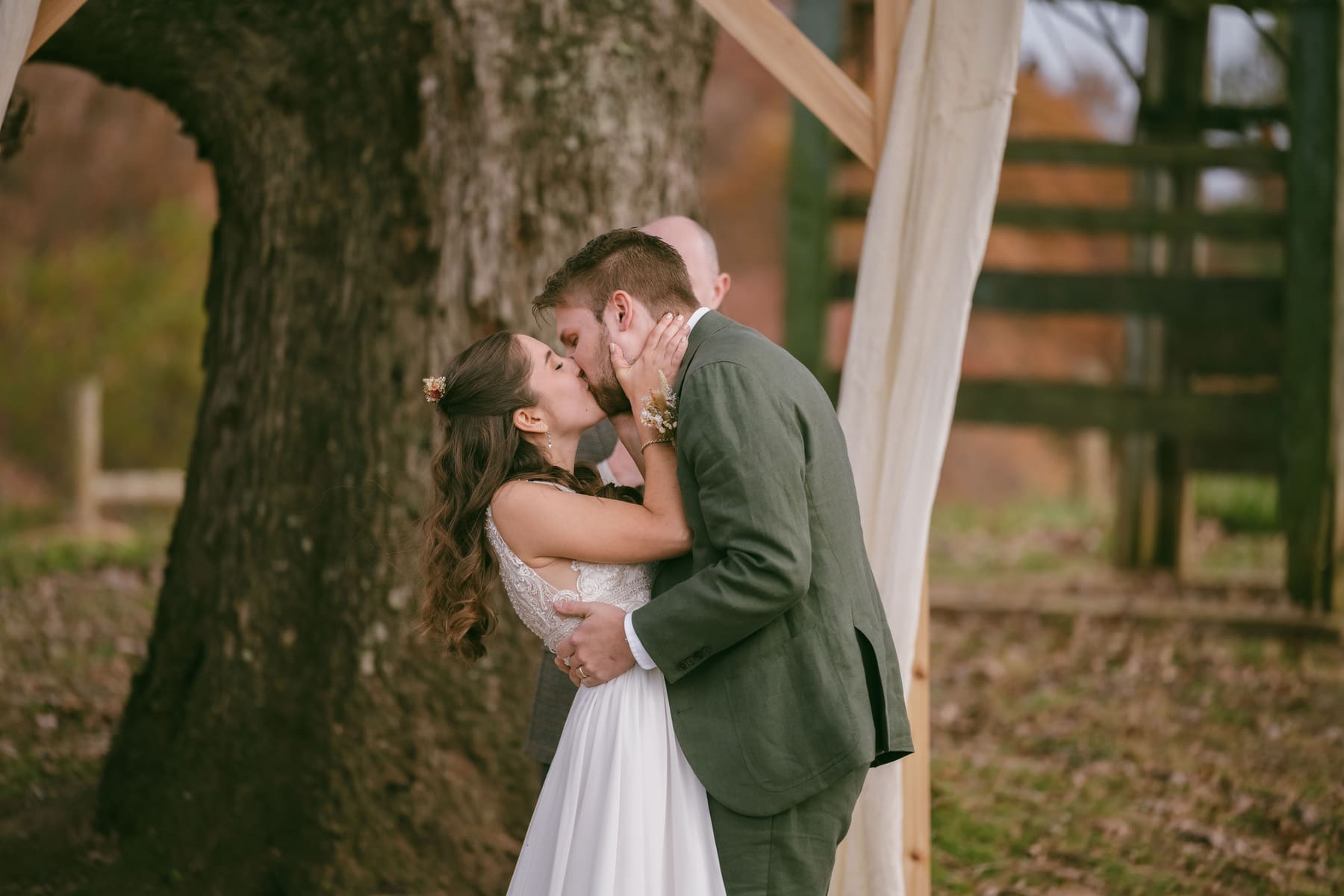 First kiss beneath the oak